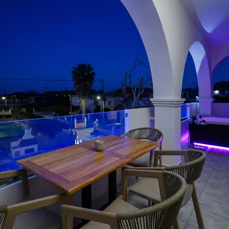 Mamfredas Apartament Kypseli